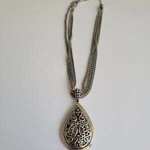 Lia Sophia Brocade Teardrop Pendant Necklace Scrollwork Triple Chain 22 Inch